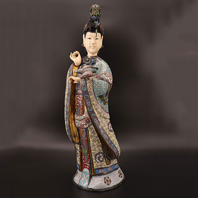 Chine - Grande statue jeune femme en émaux cloisonné et ivoire