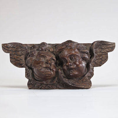 Bois sculpté représentant des têtes d'anges du XVIIIe siècle