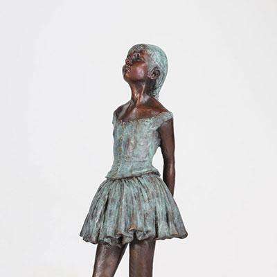 Edgar Degas (d’après). « La petite danseuse de quatorze ans ». Bronze à deux patines sur un socle marbre noir